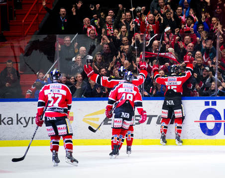 Örebros Henrik Löwdahl gör 4-3 och jublar