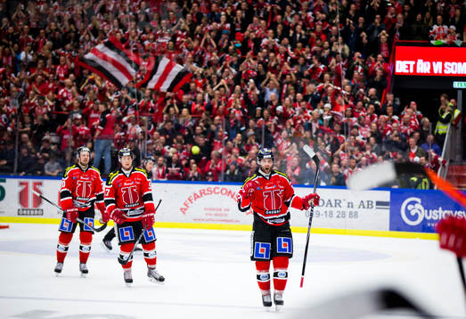 Örebros Henrik Löwdahl gör 4-3 och jublar