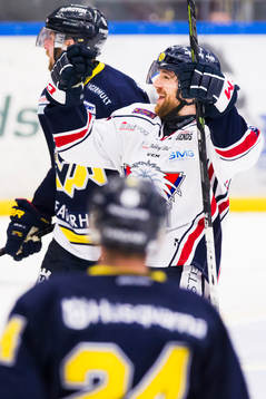 Linköpings Nichlas Hardt jublar