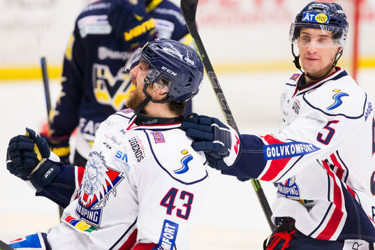 Linköpings Nichlas Hardt och Mattias Bäckman jublar