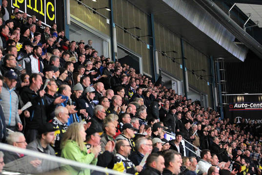 publiken i ABB Arena Nord gav Västerås stående ovationer
