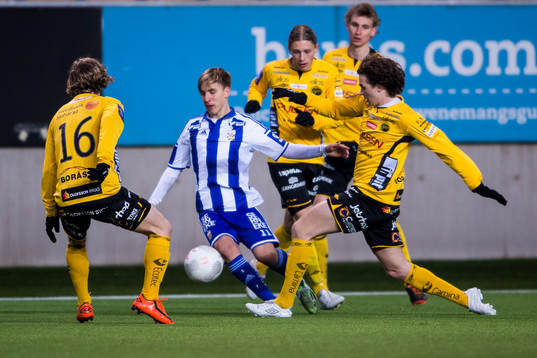 IFK Göteborgs Oskar Jansson hårt uppvaktad av Elfsborgs