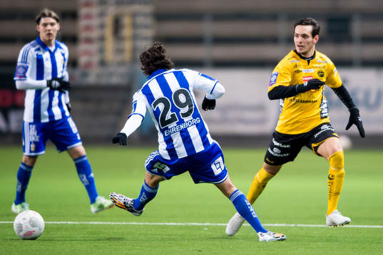 Elfsborgs Liridon Gashi tar sig förbi IFK Göteborgs