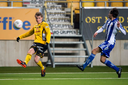 Elfsborgs Eric Nilsson lägger inlägg