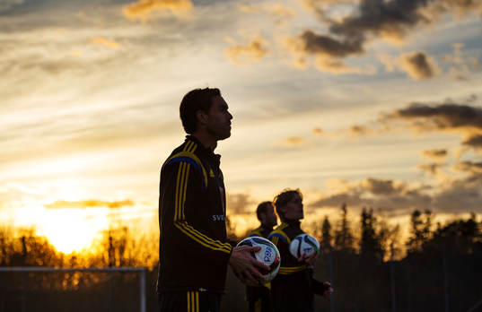 Johan Elmander när det svenska fotbollslandslaget tränar