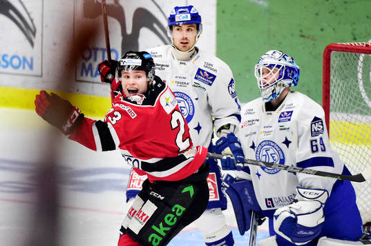 Malmö Redhawks Christoffer Forsberg jublar