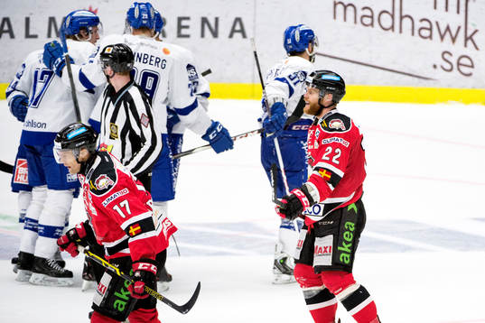 Leksands spelare firar 2-1 medan Malmö Redhawks Mathias