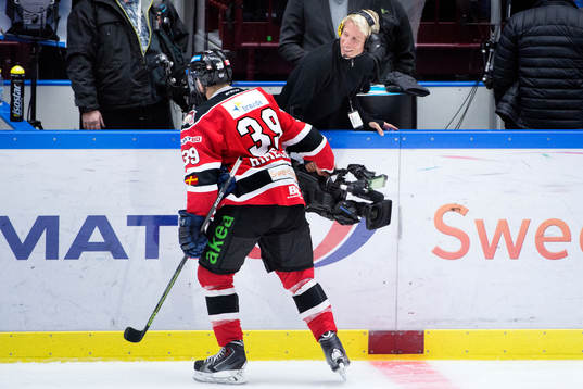 Malmö Redhawks Eric Himelfarb lyfter upp Viasats