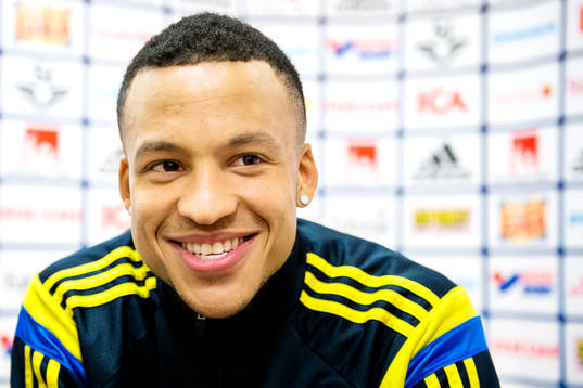 Sveriges Martin Olsson deltar i en pressträff