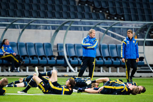 Sveriges förbundskapten Erik Hamrén och Player Manager