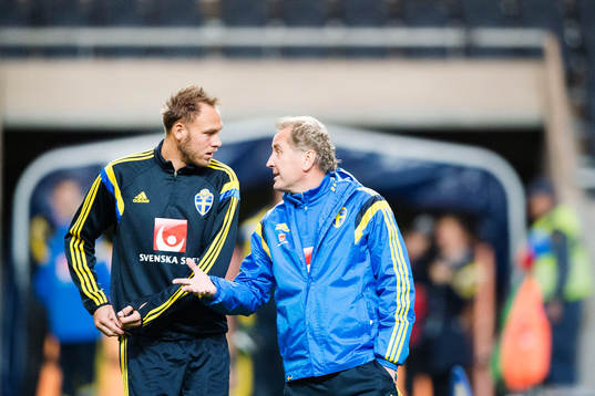 Sveriges Andreas Granqvist och förbundskapten Erik Hamrén