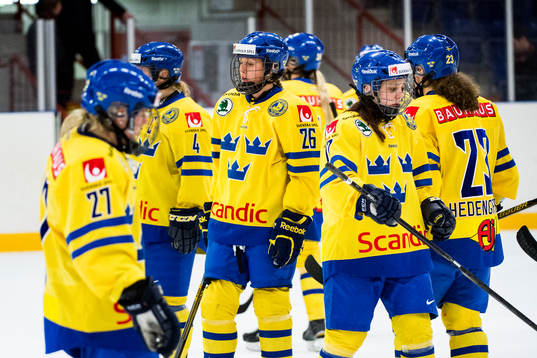 Sveriges Hanna Olsson och Linnea Bäckman deppar