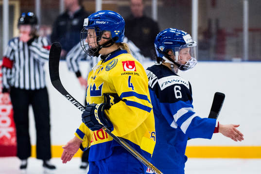 Sveriges Jenni Asserholt och Finlands Jenni Hiirikoski