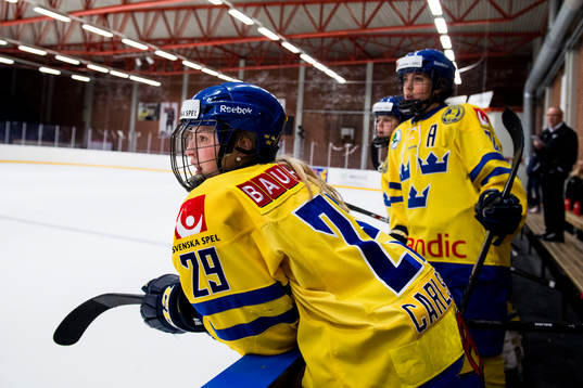 Sveriges Olivia Carlsson i båset