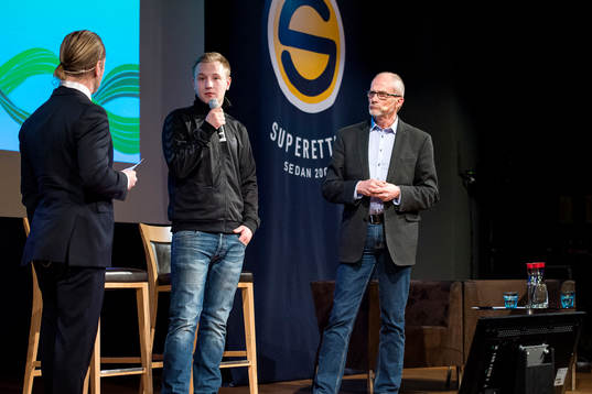 Jesper Hussfelt konferencier, John Pernsved från SFSU och