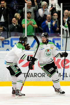 Rögles Sebastian Stålberg firar Daniel Sylwander