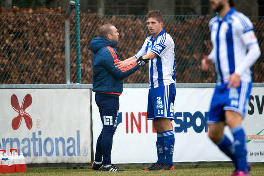 IFK Göteborgs Mikael Boman skadar sig