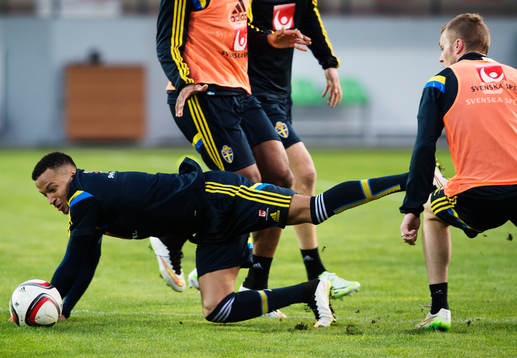 Martin Olsson faller