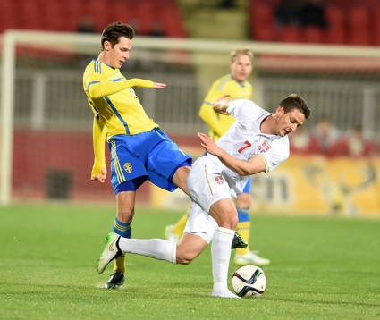 Sveriges Branimir Hrgota och Serbiens Nemanja Radoja