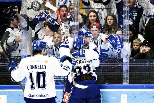Leksands Jens Bergenström och Tomi Sallinen jublar