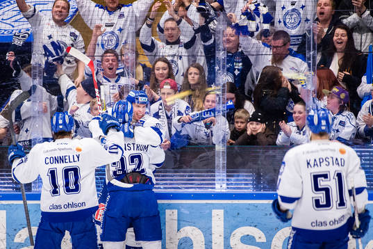 Leksands Jens Bergenström kramar om Tomi Sallinen