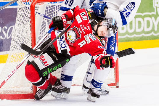 Malmö Redhawks Nicklas Jadeland faller