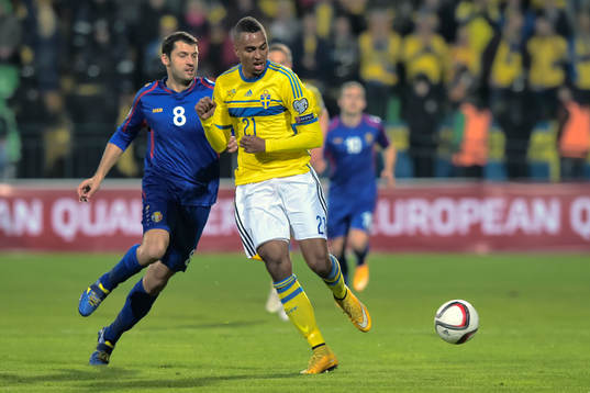 Moldaviens Alexandru Gatcan och Sveriges Isaac Kiese Thelin