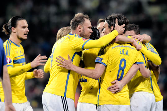 Sveriges Zlatan Ibrahimovic jublar