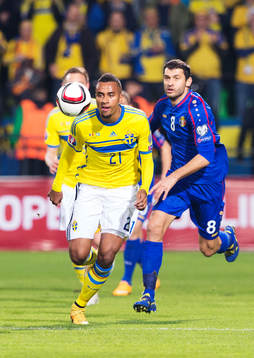 Sveriges Isaac Kiese Thelin och Moldaviens Alexandru Gatcan