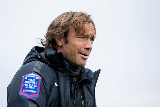 Häckens Diego Lugano på uppvärmningen innan