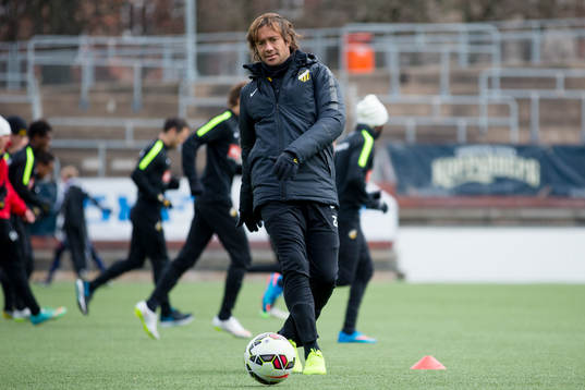 Häckens Diego Lugano på uppvärmningen innan