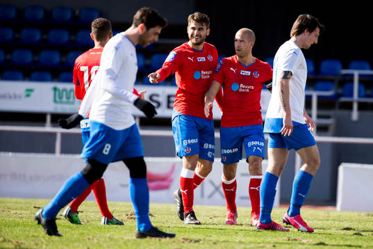 Bläddra bland fler bilder av Fotboll, Träningsmatch, Värnamo - Helsingborg
