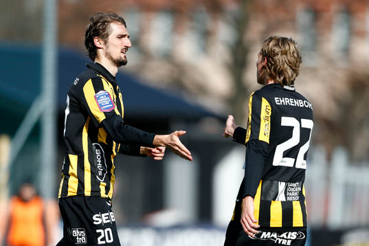 Häckens Dardan Rexhepi firar