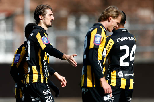 Häckens Dardan Rexhepi firar