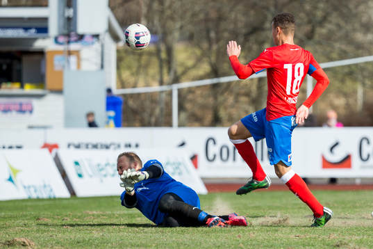 Helsingborgs Jordan Larsson oroar framför Värnamos