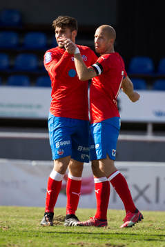 Helsingborgs Mattias Lindström firas av Astrit Ajdarevic