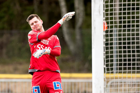 IK Brages målvakt Peter Rosendahl deppar