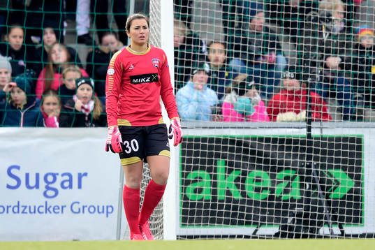 Rosengårds målvakt Zecira Musovic deppar