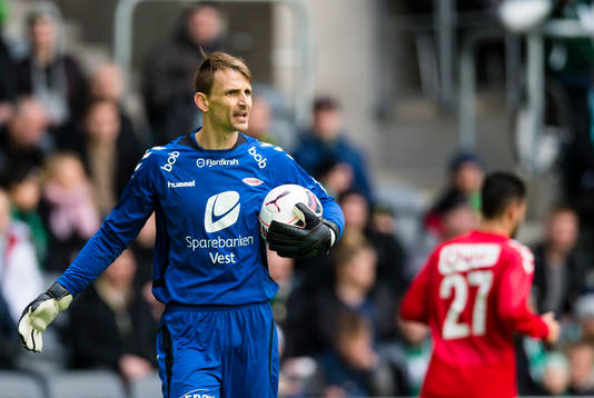 Branns målvakt Alex Horwath