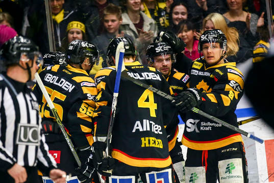 Skellefteås Janne Pesonen jublar