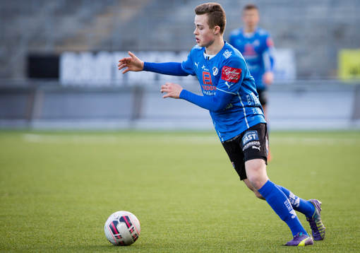 Örebro U17 (vitt) mot Halmstad U17 (blått)