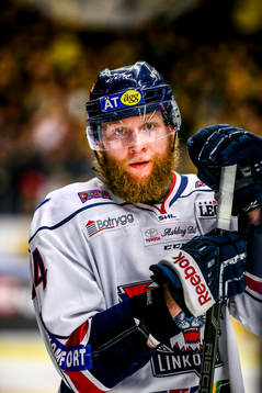 Linköpings Jonas Junland deppar
