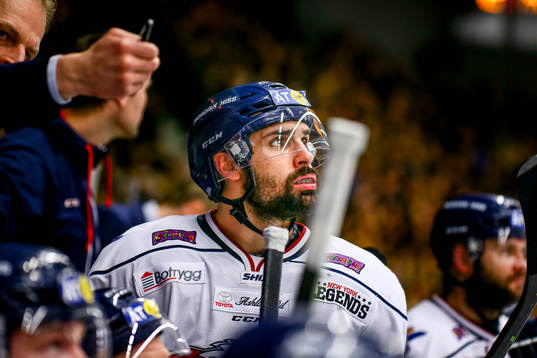 Linköpings Daniel Rahimi deppar