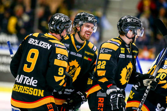 Skellefteås Axel Holmström jublar