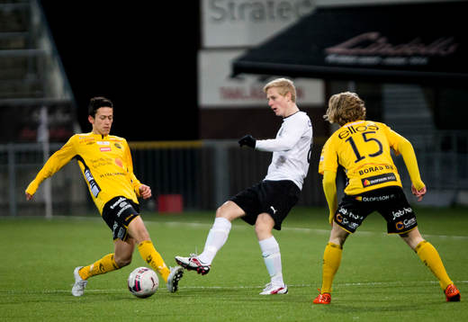 Örebro U19 (vitt) mot elfsborg U19 (gult)