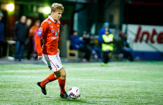 Hammarby U19 (vitt) mot Kalmar U19 (rött)