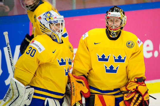 Sveriges målvakt Kim Marti'n Hasson och målvakt Sara Grahn
