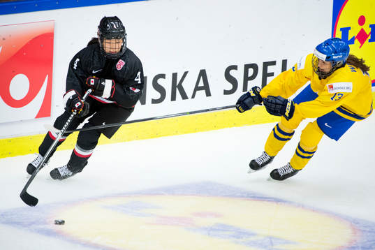 Japans Ayaka Toko jagas av Sveriges Lina Wester