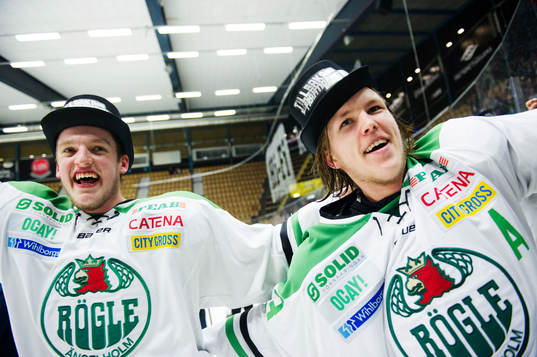 Rögles Rasmus Bengtsson (tv) och Niklas Hansson (th)