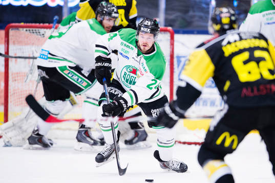 Rögles Peter LeBlanc  ishockeymatchen i kvalet till SHL